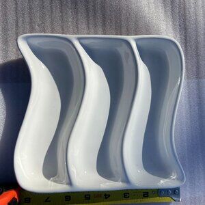Style-Eyes White Porcelain "Wave" Appetizer Dish 8X8”